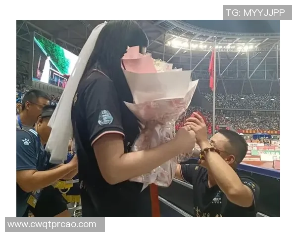 足球女超模：在绿茵场上绽放魅力与风采的女性力量